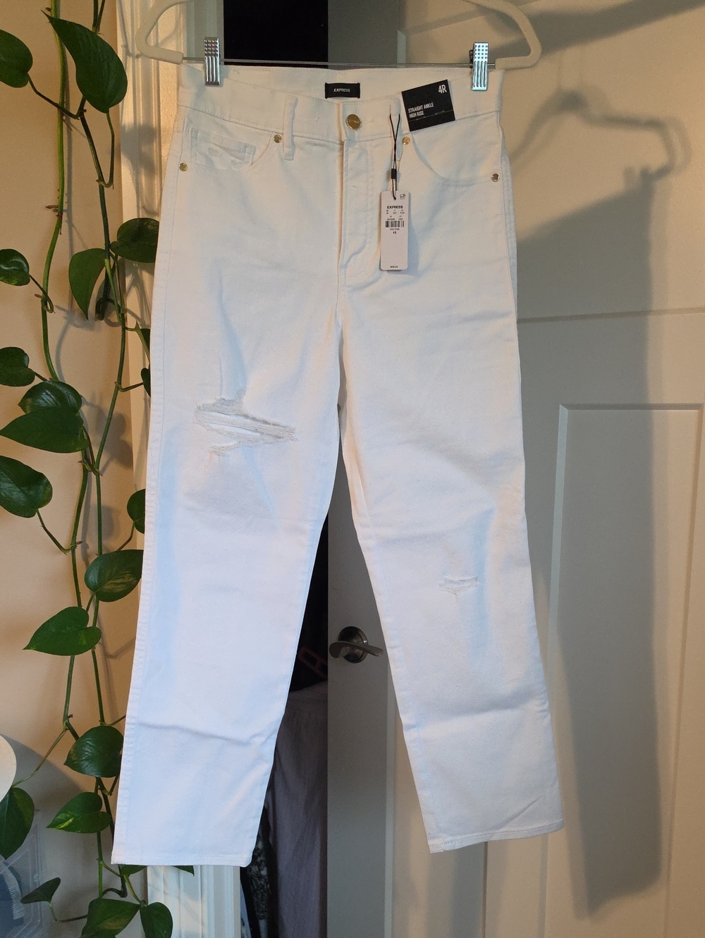 🆕️ Express White Straight-Leg Women's Jeans with Light Distressing
